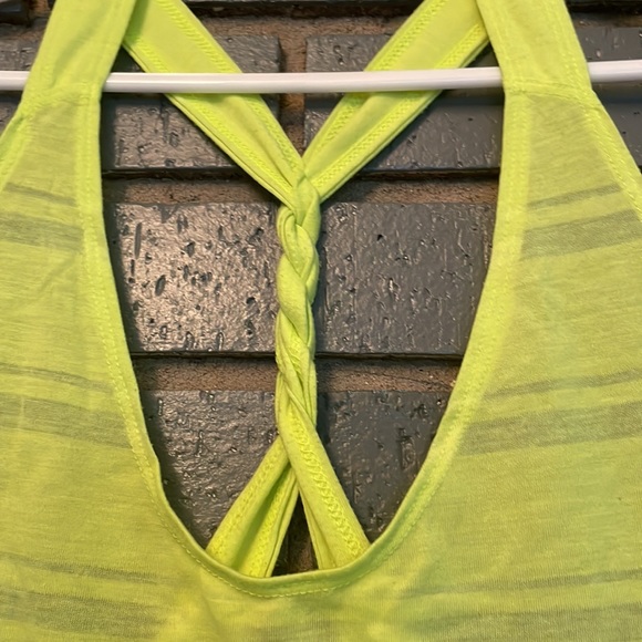 UNDER ARMOUR yellow athletic tank top twisted back blue symbol - Picture 5 of 7